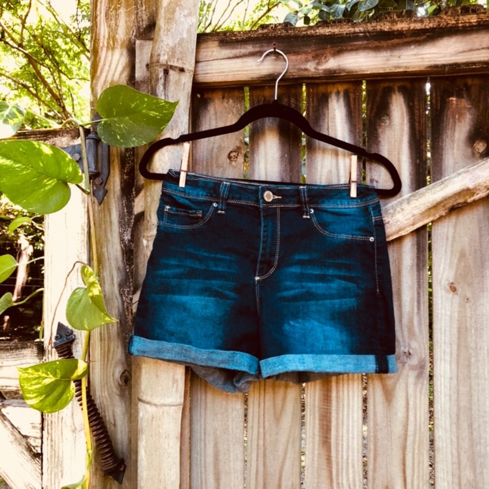 Retro High-Waisted Jean Shorts